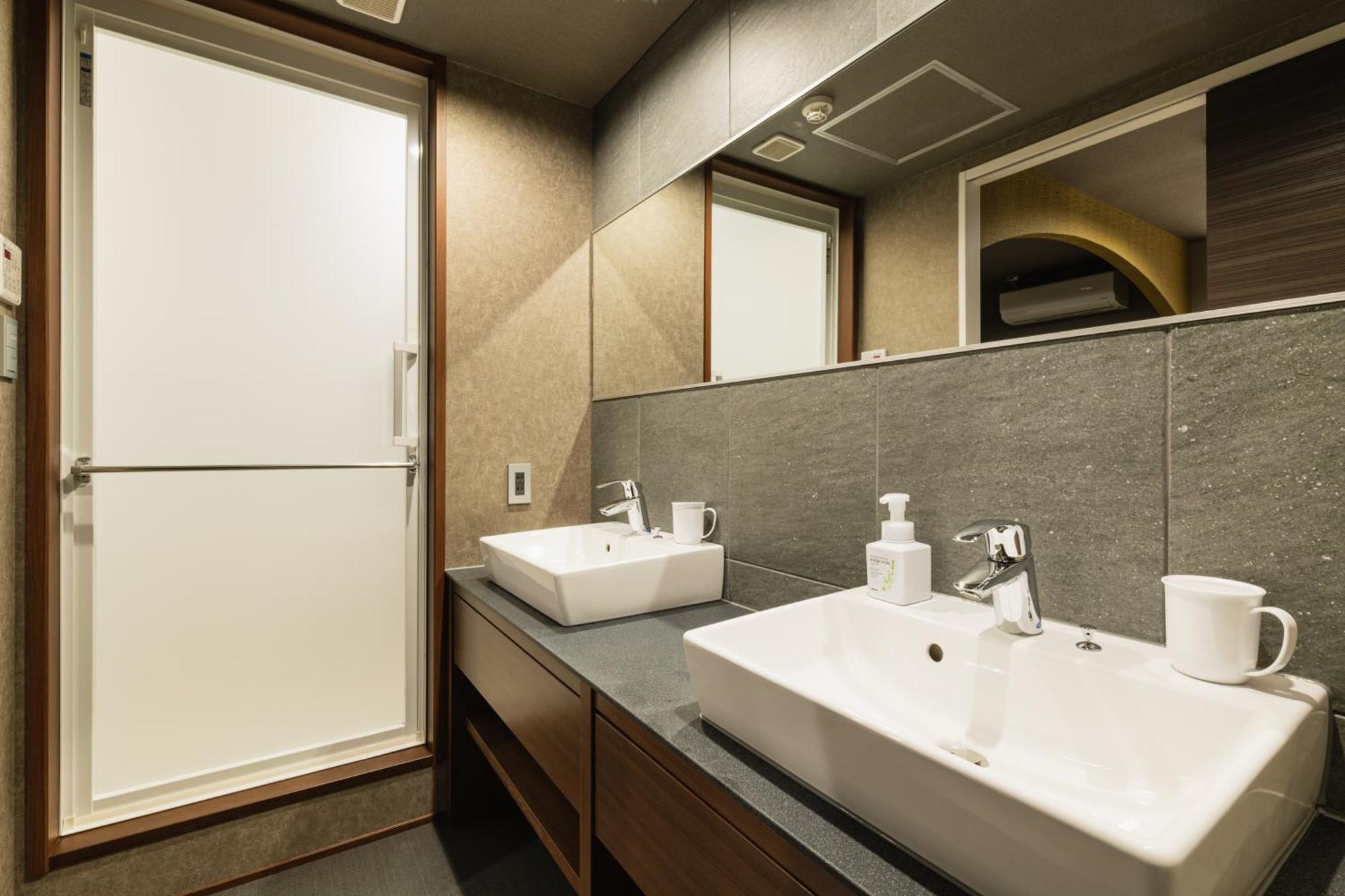 Grand Base Haruyoshi Aparthotel Fukuoka  Eksteriør bilde